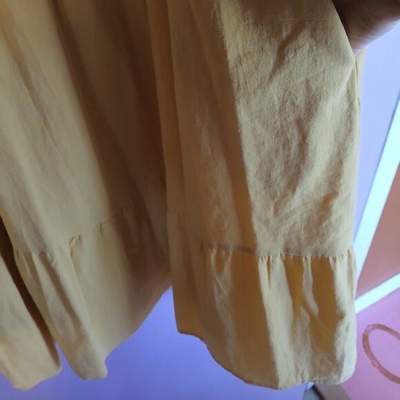 Large yellow embroidered dress - Picture 11 of 11